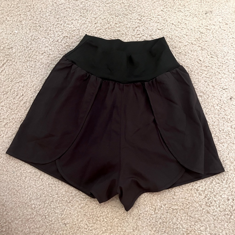 Halara Medium black shorts
